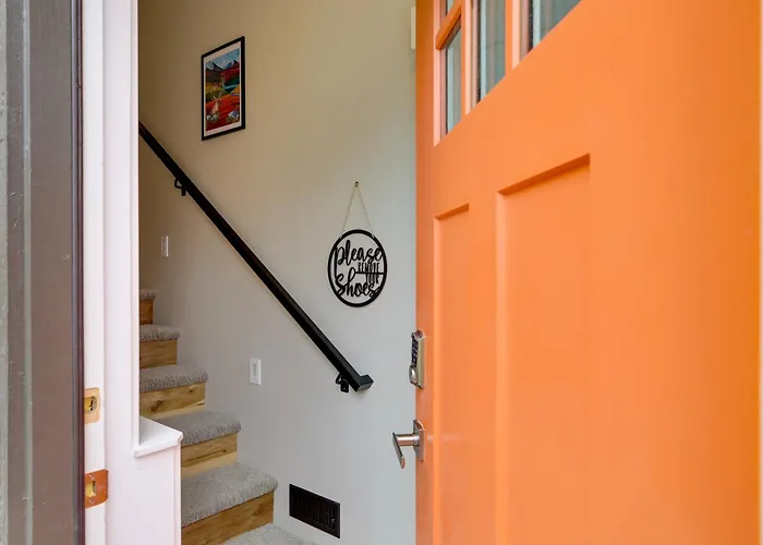 Anchorage Apartment With A View About 3 Mi To Airport
